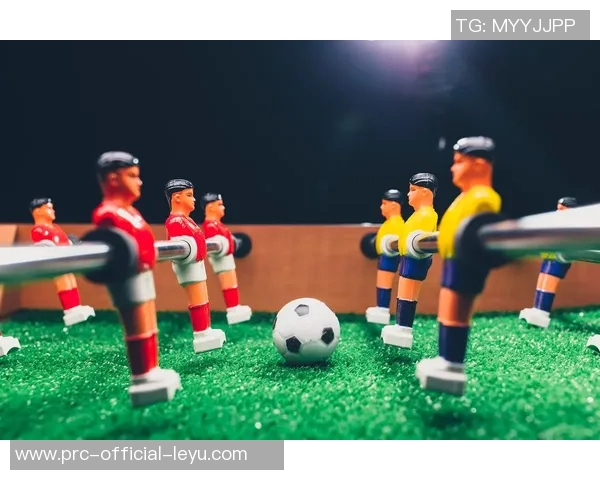 手工制作纸足球的创意教程与趣味玩法分享,带你体验动手乐趣与团队合作精神 手工制作纸足球的创意教程与趣味玩法分享,带你体验动手乐趣与团队合作精神